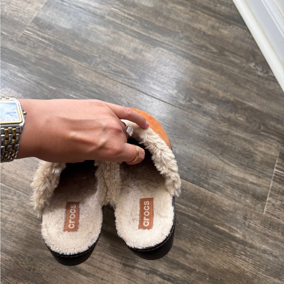 Crocs Cobbler Suede Leather Clogs Womens Size 7 Faux Fur tan brown - Picture 4 of 5